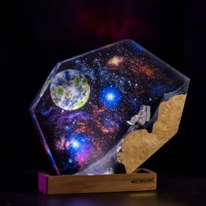 INTERSTELLAR EPOXY LAMP, Space Galaxy Resin and Wood Night Light, Astronaut Resin Wood Art Lamp, Spacecraft Custom Night Light